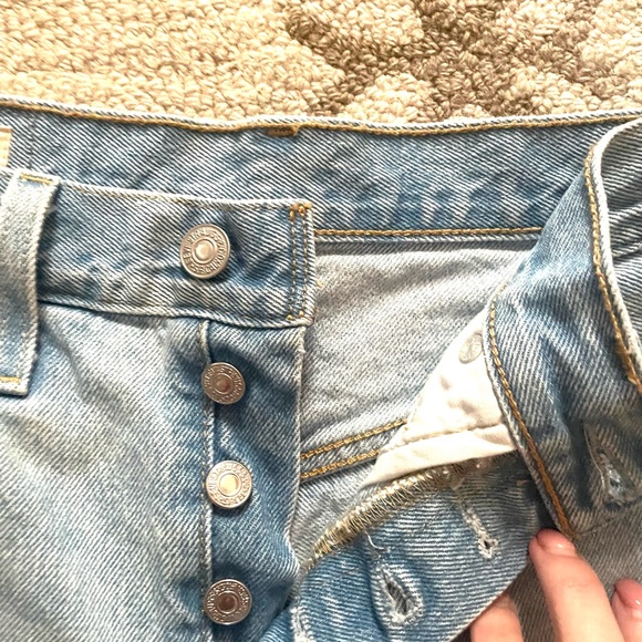 Levi’s 501 Denim Shorts - Picture 5 of 8